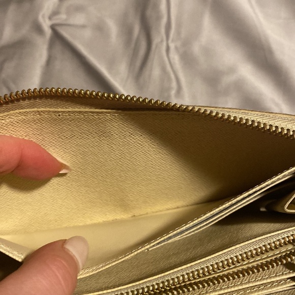 Authentic Louis Vuitton Damier Azur Zippy Long Wallet - Picture 7 of 13